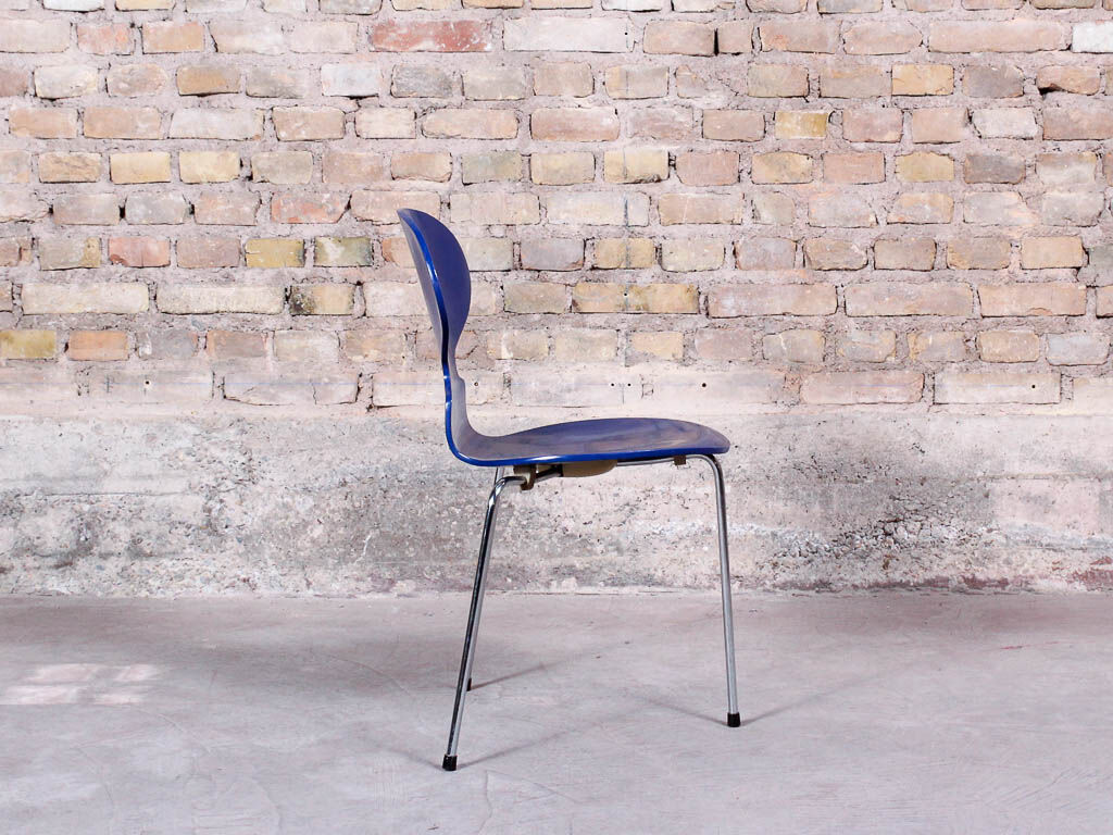 Tripod chair the Ant, n°.3100 by Arne Jacobsen for Fritz Hansen, circa 1952
