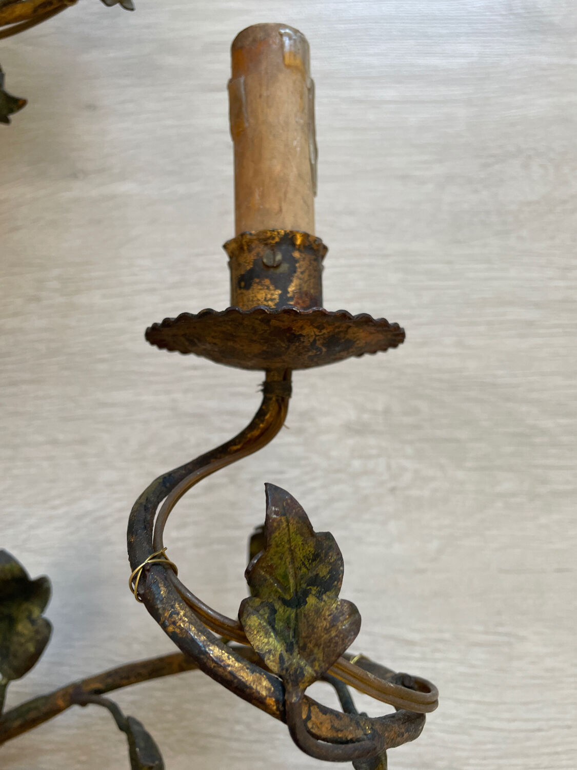 Large wall lamp 1950, gilded wrought iron "leaves"