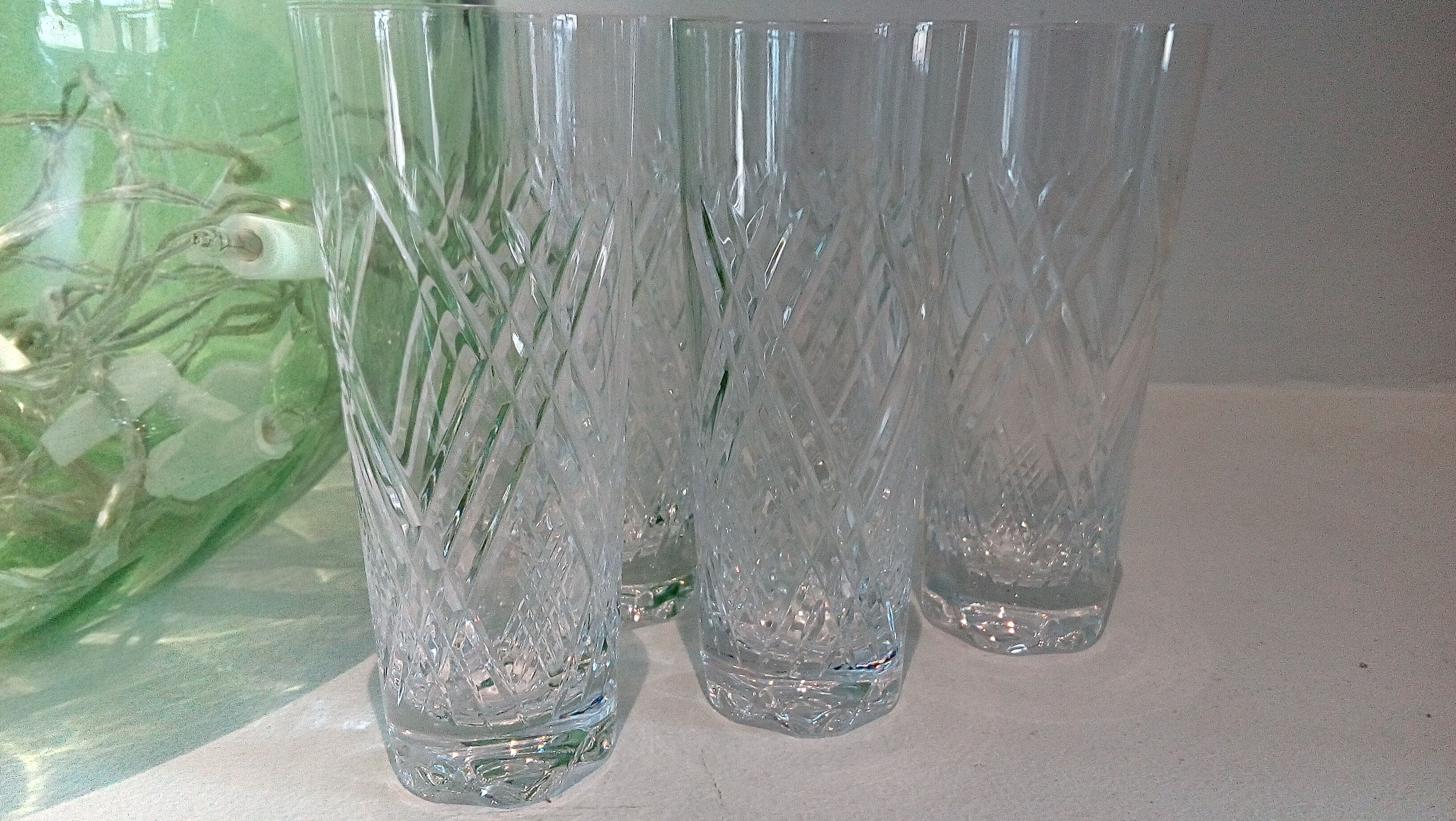 Set of 8 cut crystal glasses