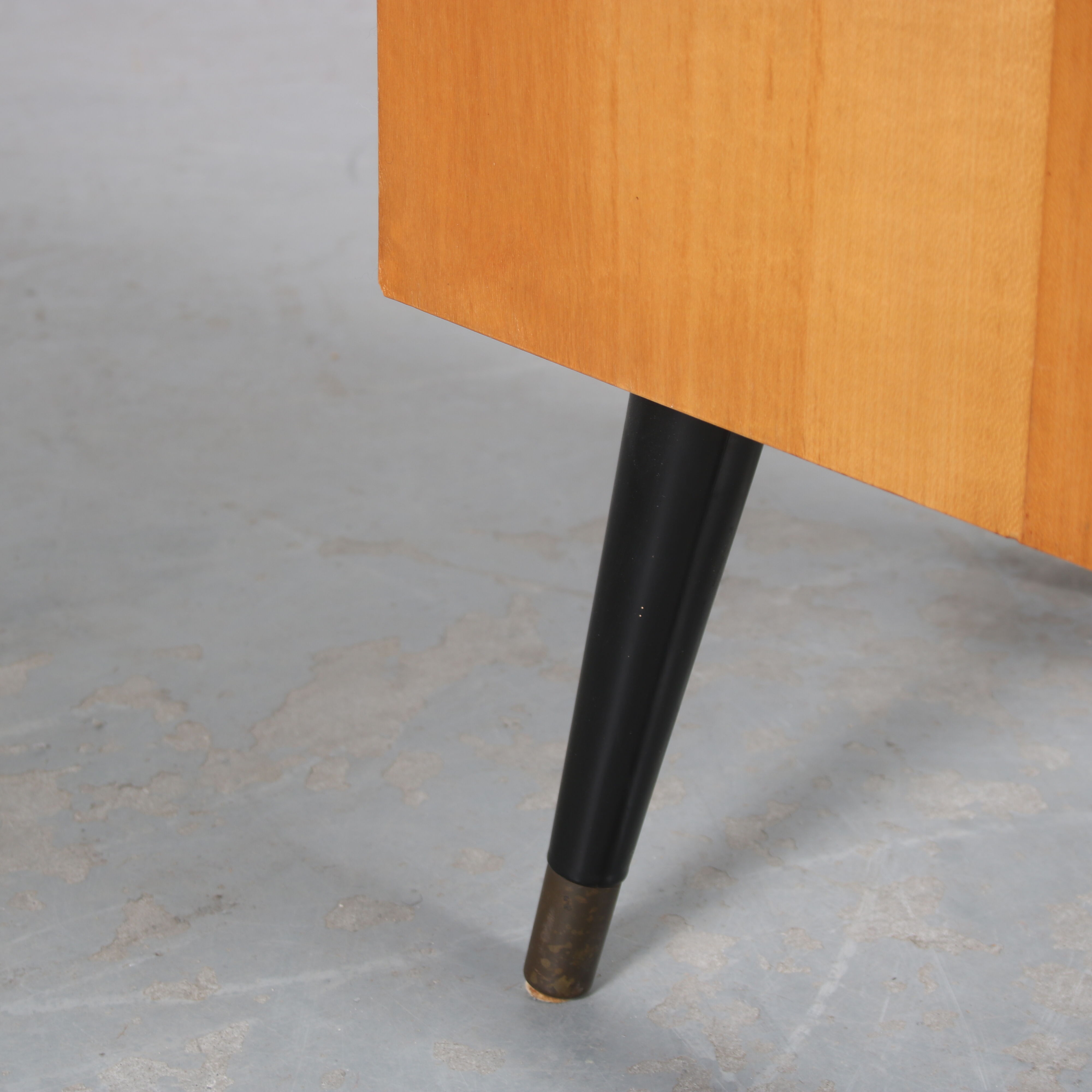 Paire de tables de nuit italiennes des années 1950