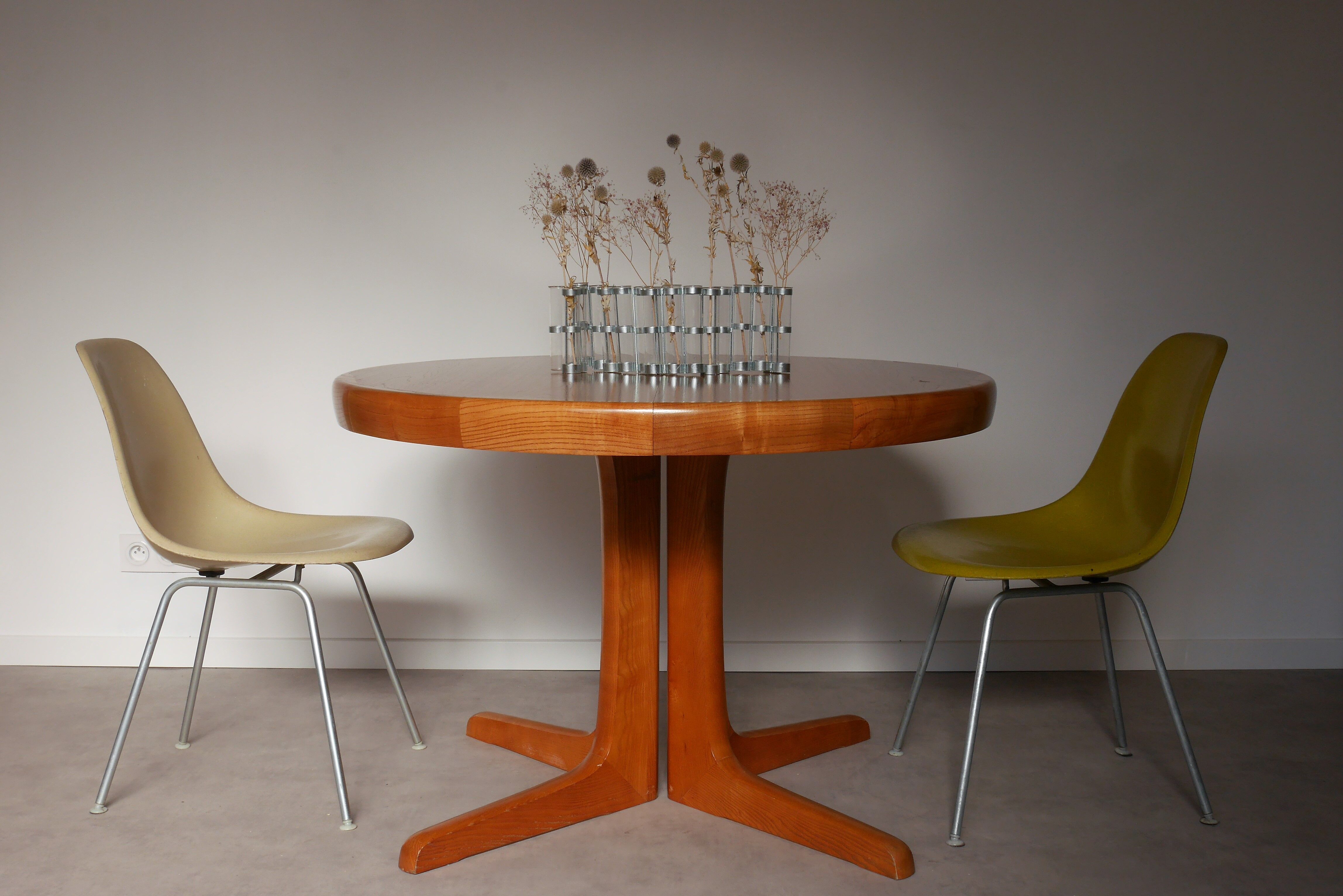 Baumann extension table in 1960s elm