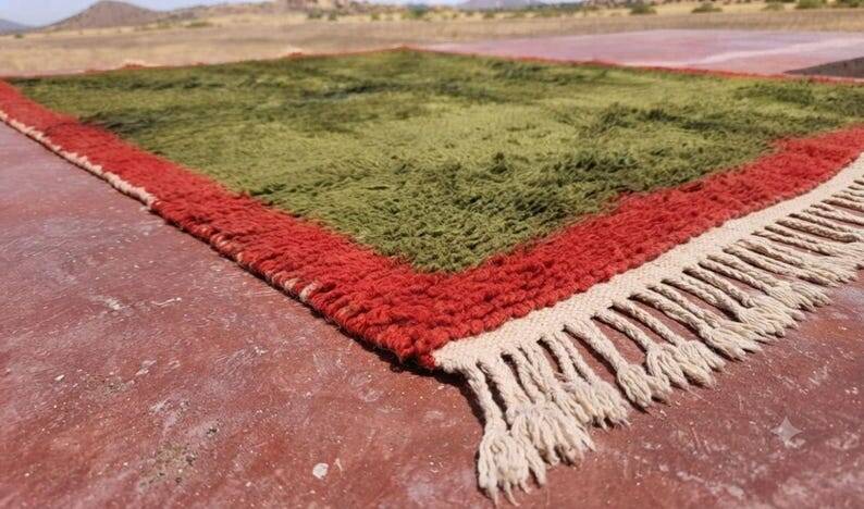 Moroccan Berber rug in green and red 300x200 cm – handmade rug