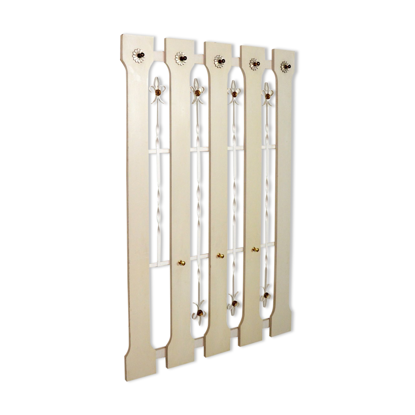 Vintage entrance cloakroom