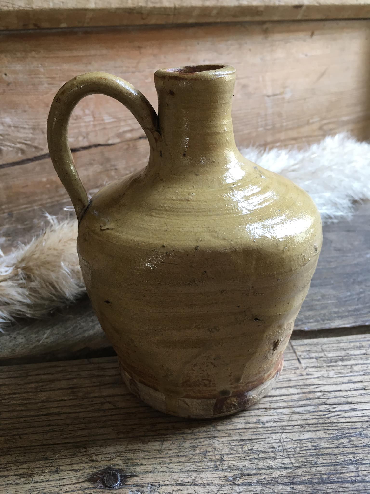 Sandstone pitcher