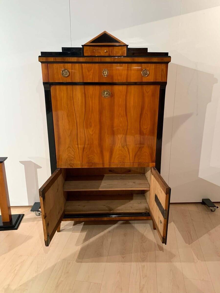 Biedermeier Secretaire in Cherry Veneer, South Germany, 1820s