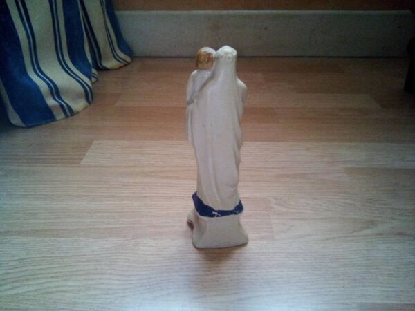 Vierge à l'enfant en porcelaine 19ème siècle