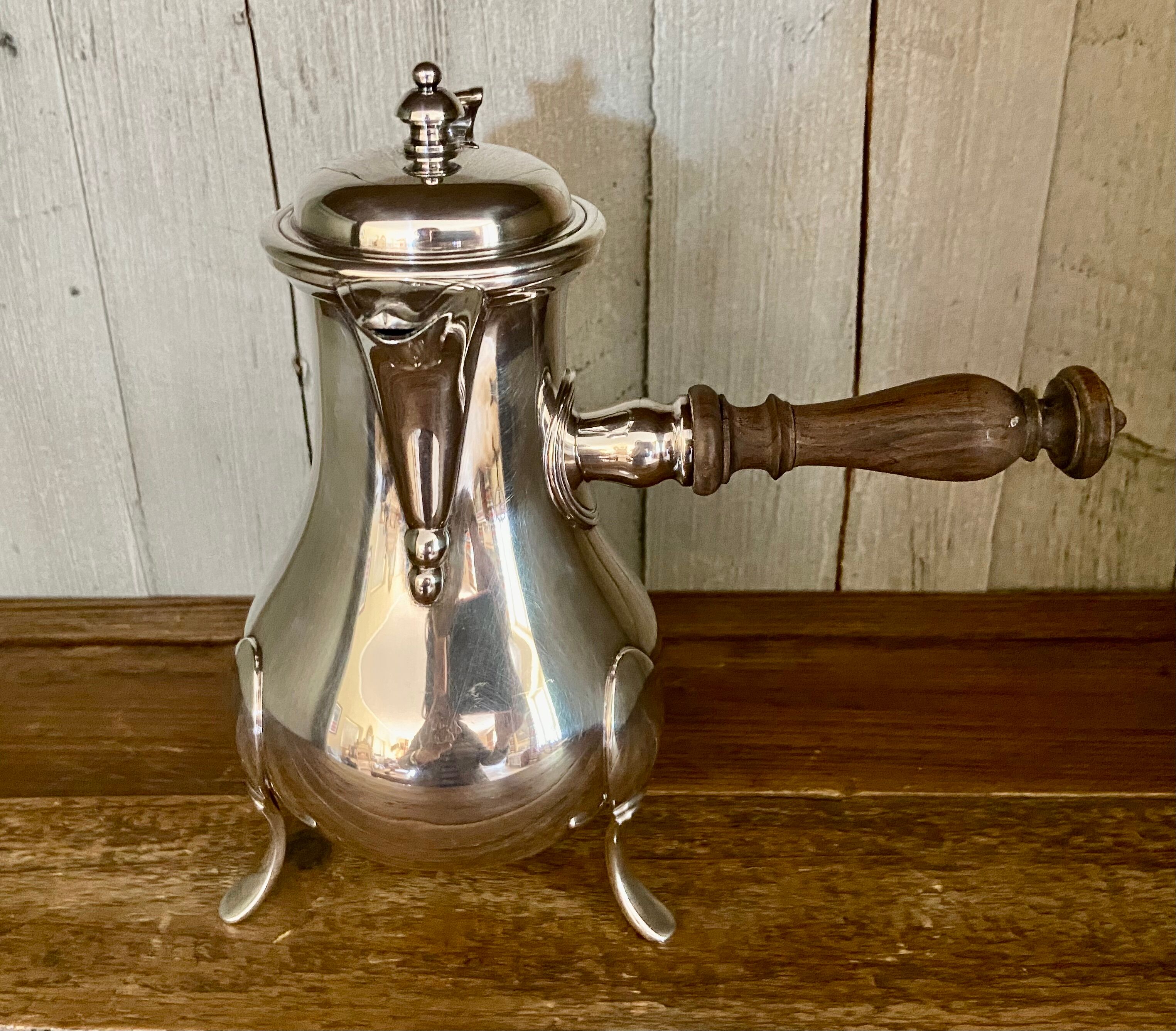 Pouring coffee maker