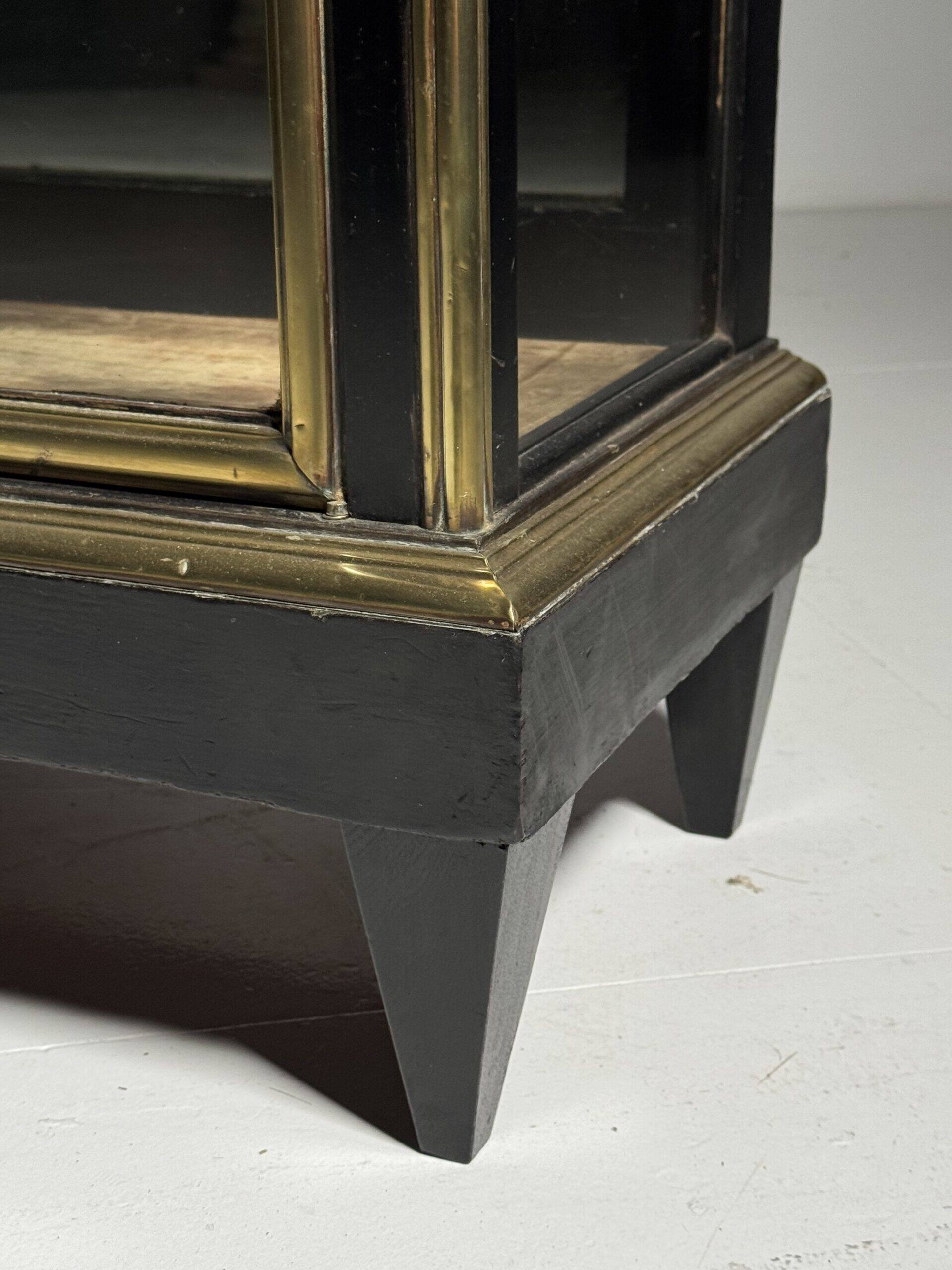 Napoleon III display cabinet 19th century
