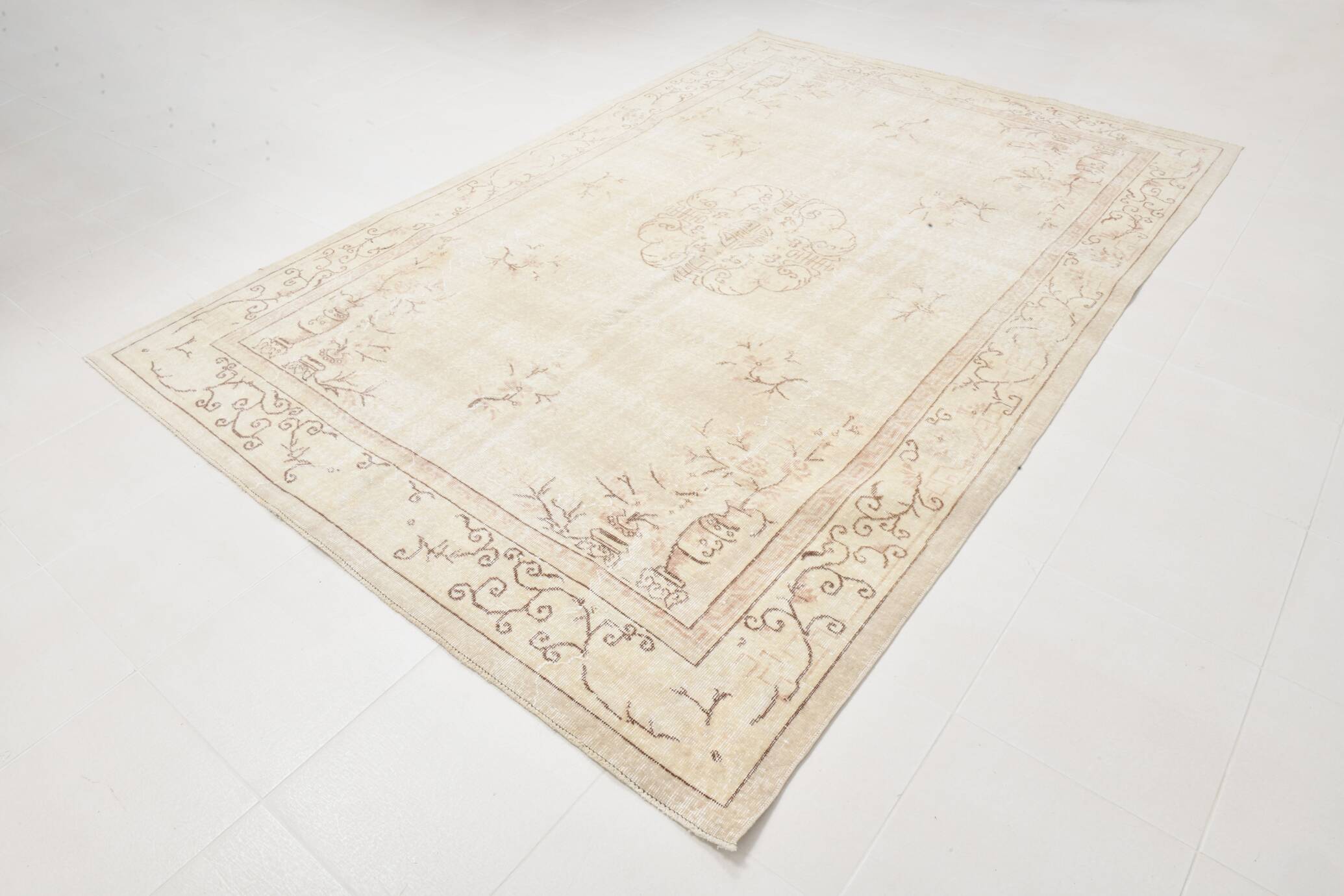 7x10 Cream Beige Oversize Vintage Rug, 209x311Cm