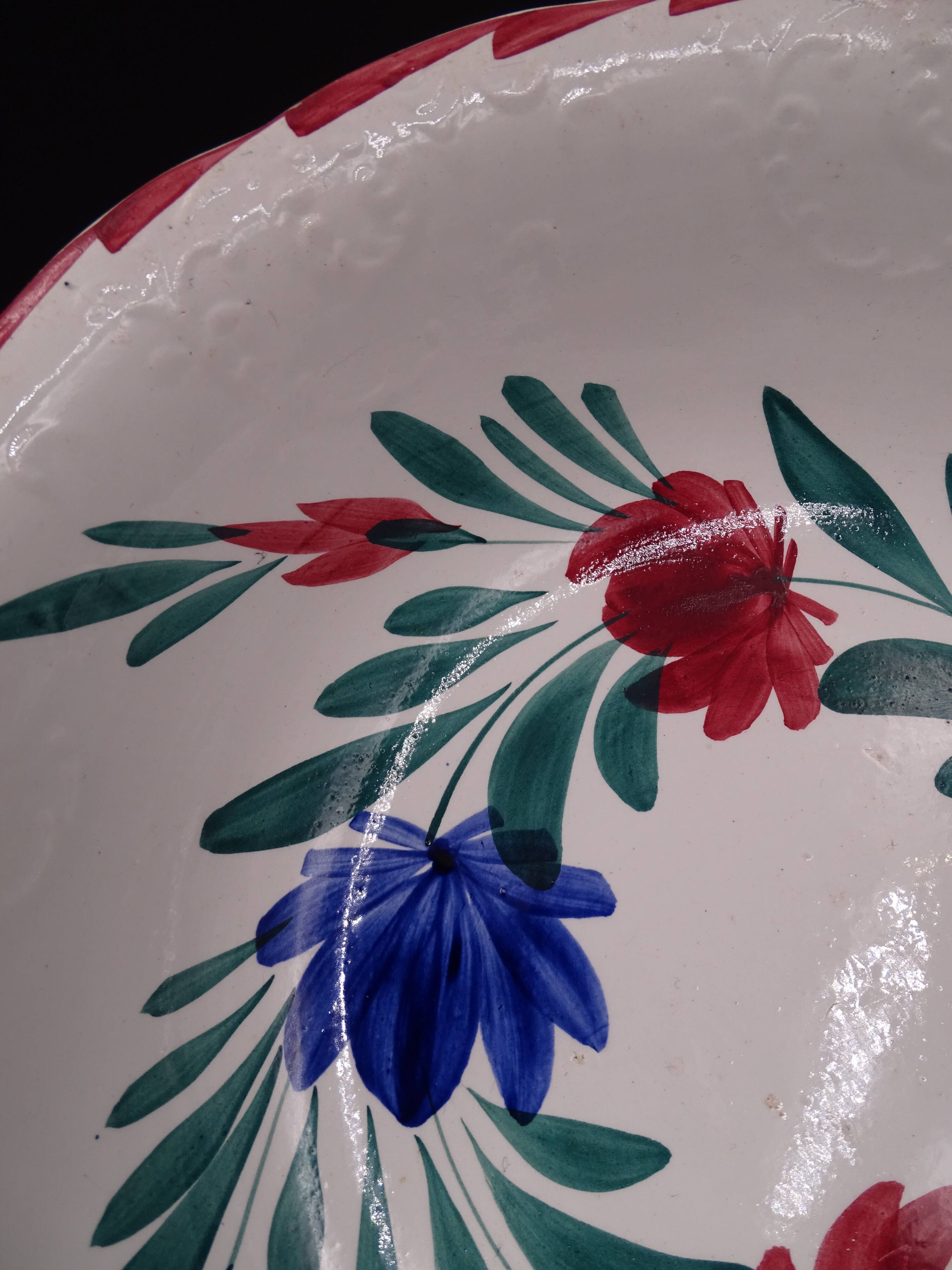 Large earthenware bowl of Moulin-des-Loups - Floral decoration - Around 1960