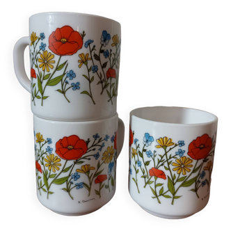 Set of 3 Arcopal cups