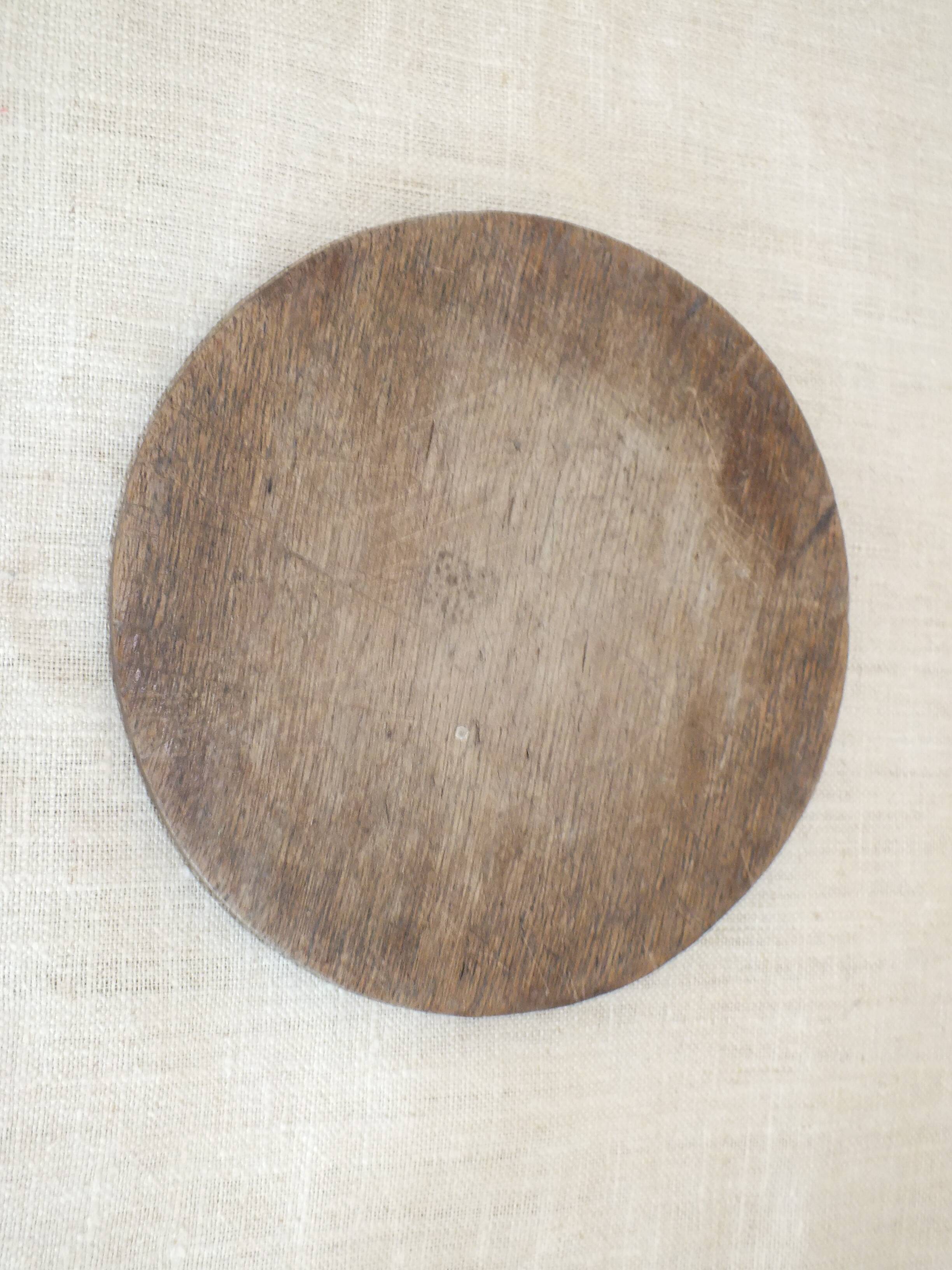 Butter or cheese bell in molded glass and wooden tray