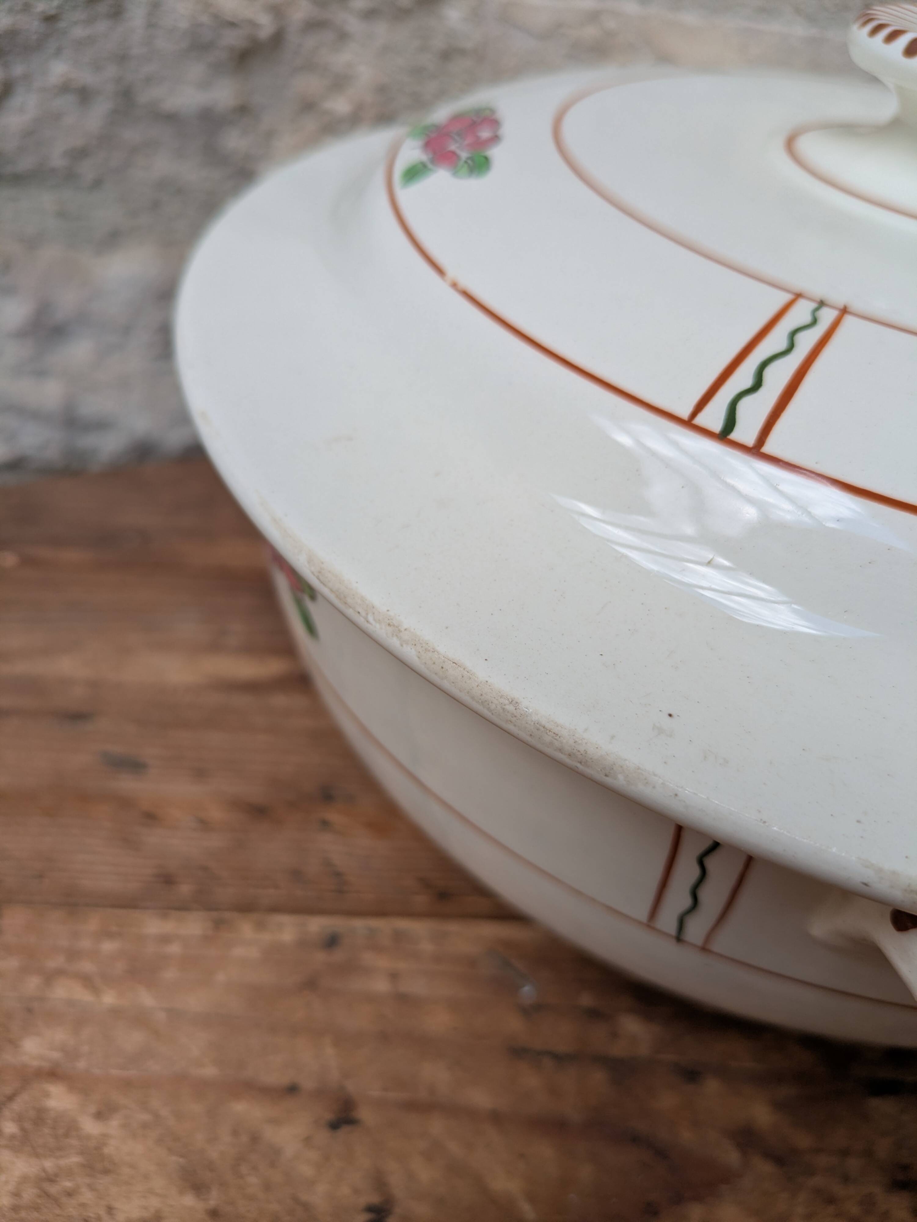 Soup tureen with lid in Salins ironstone model Nénuphar 25.5cm