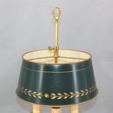 Lampe bouillotte en bronze de style Louis XVI, Trois lumières, Abat-jour peint en vert Craquelé