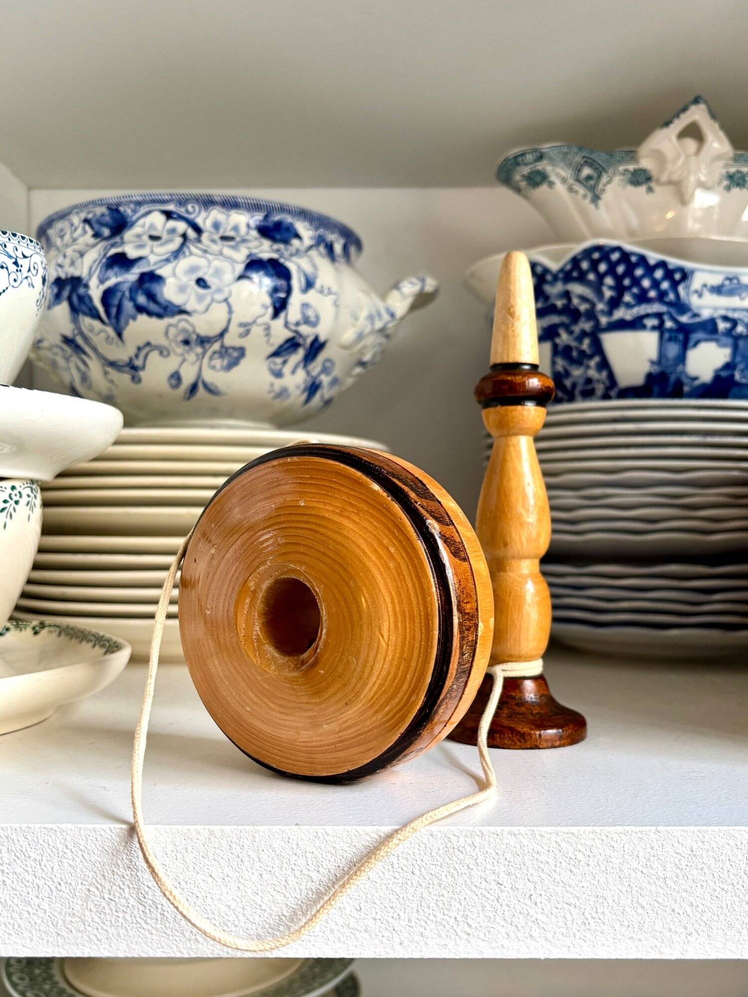 Bilboquet in light and dark wood