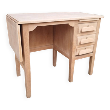 Child's desk