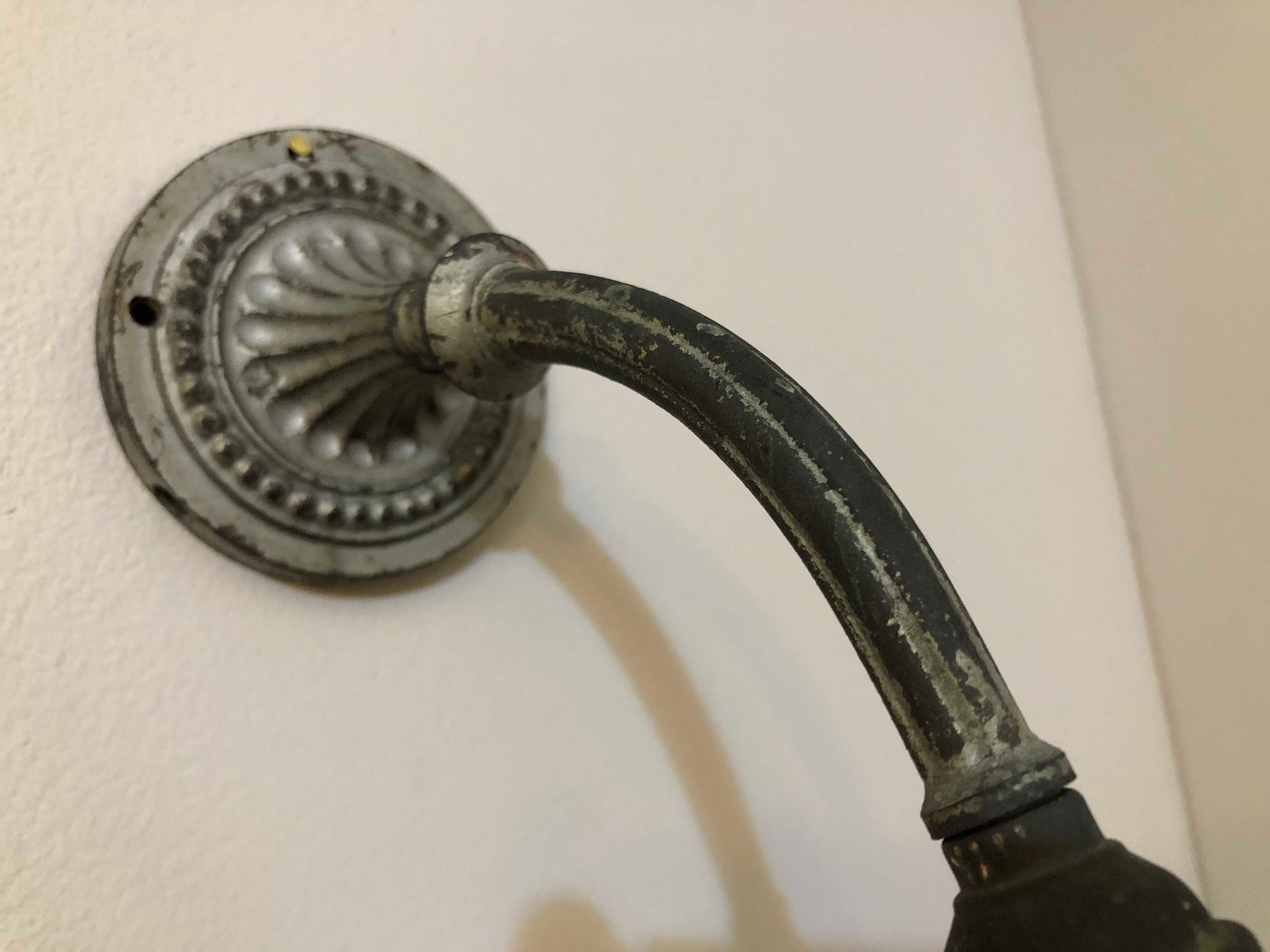 Apply ancient swan collar enamelled day abate