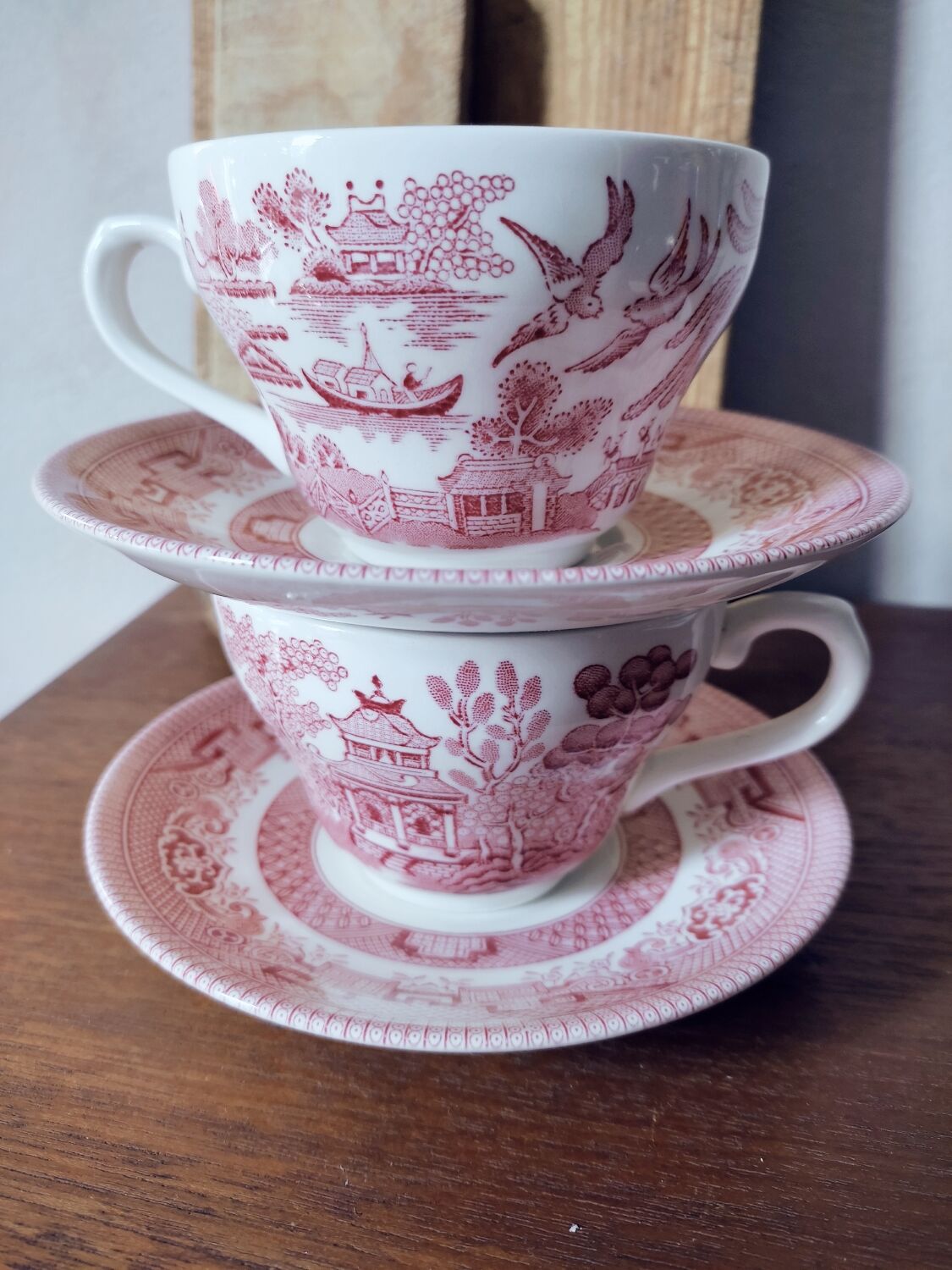 Set of 5 tea cups in English earthenware