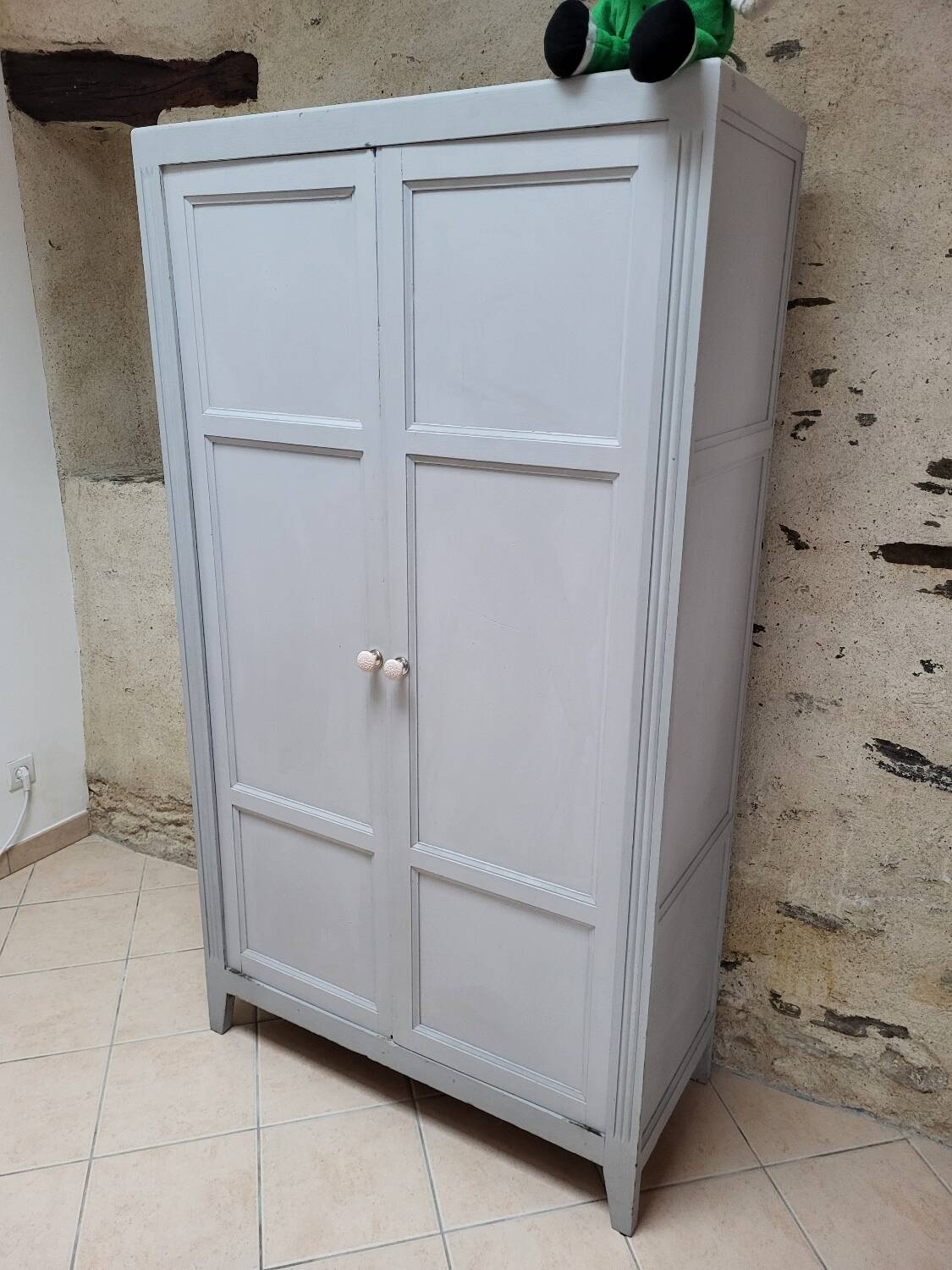 Armoire parisienne
