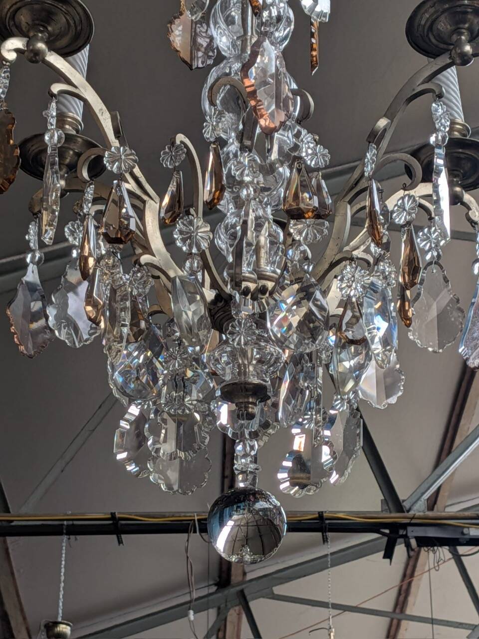 Antique French chandelier 170 cm with Louis XVI style chain in crystal.
