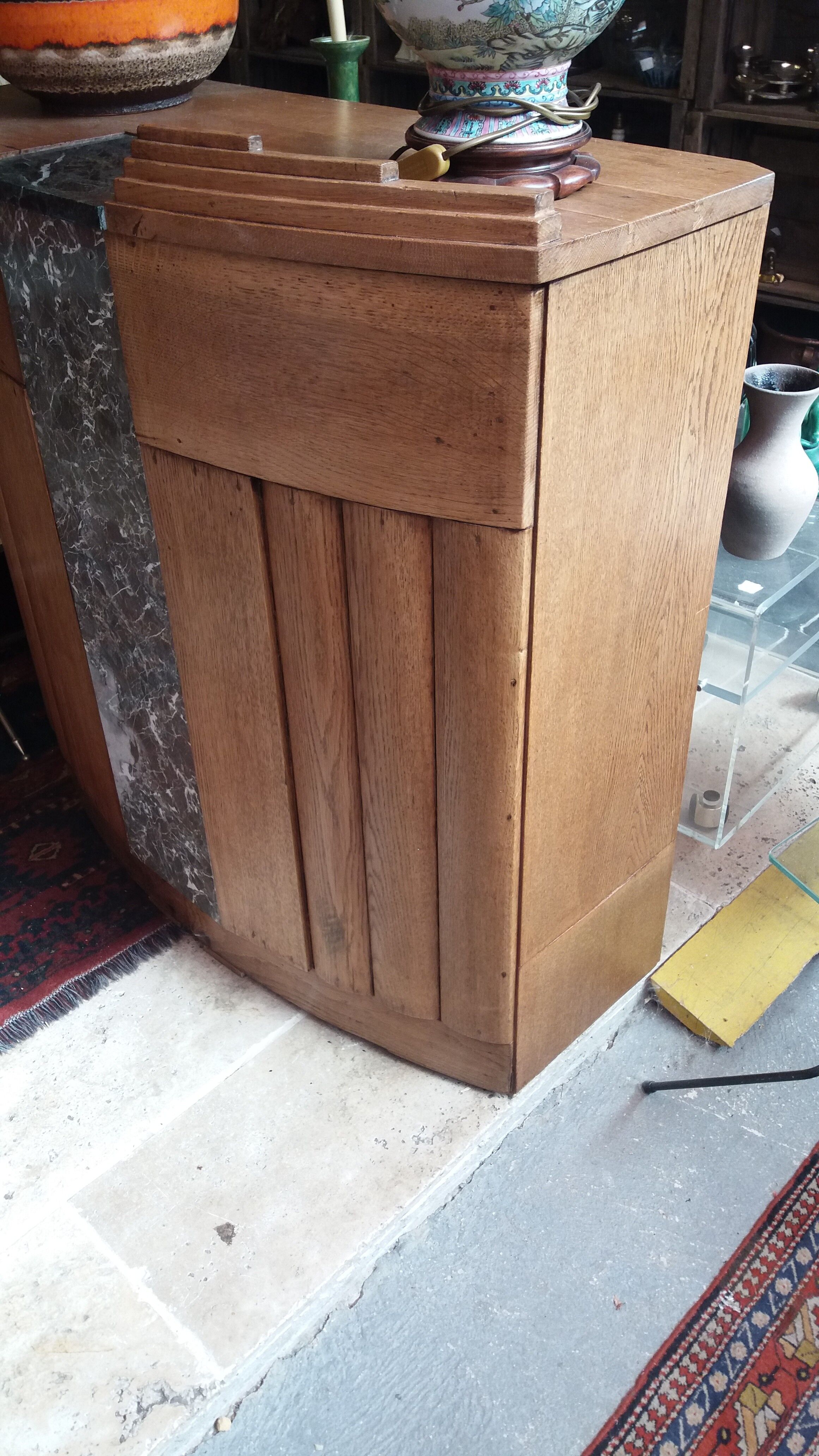 Art deco counter/cash register