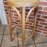 2 bar stools