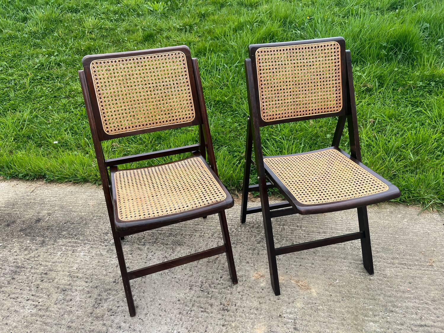 Pair of folding chairs, cane, 70'