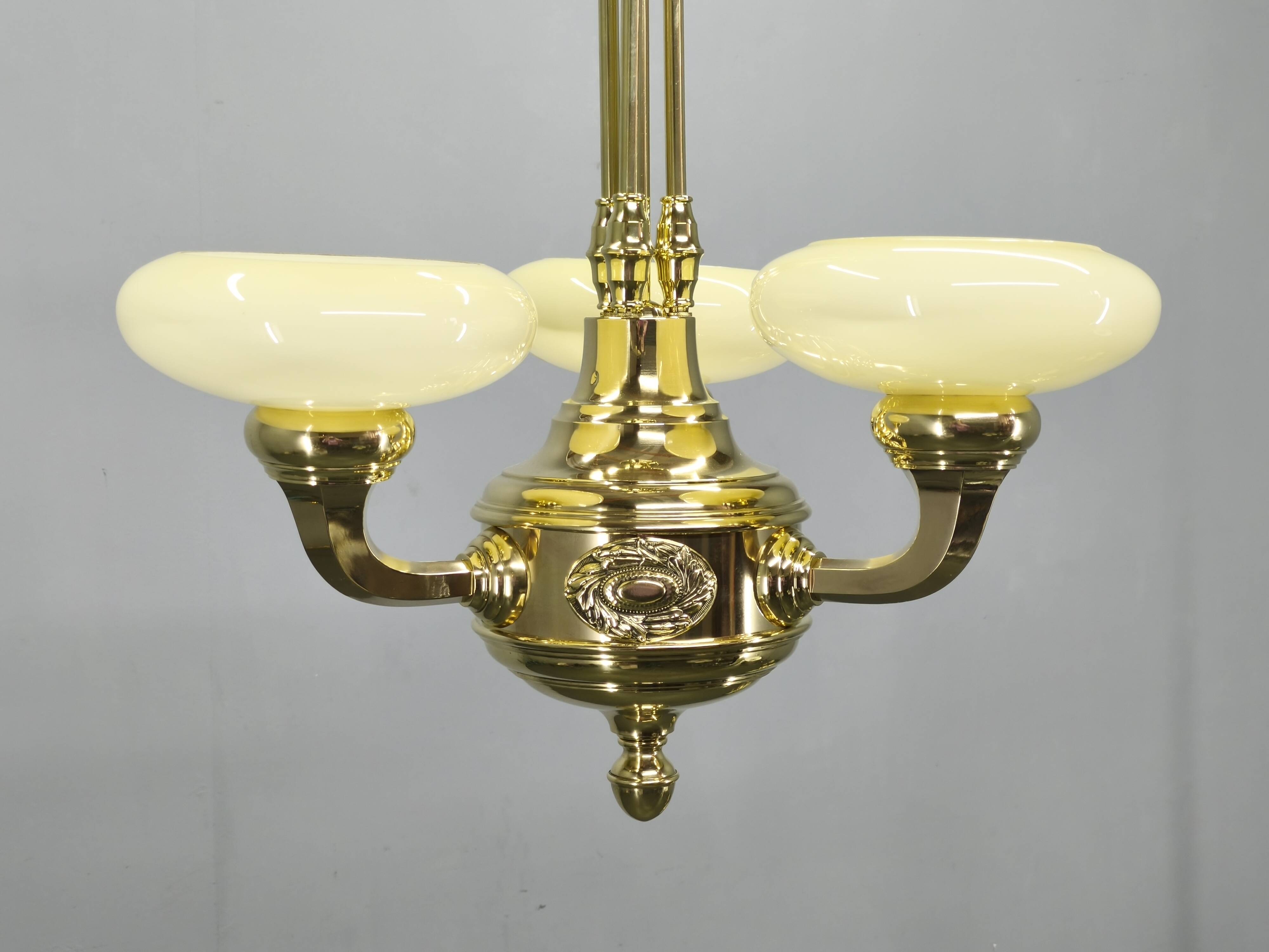 Chandelier en laiton Art Déco néoclassique, Tchécoslovaquie, années 1930