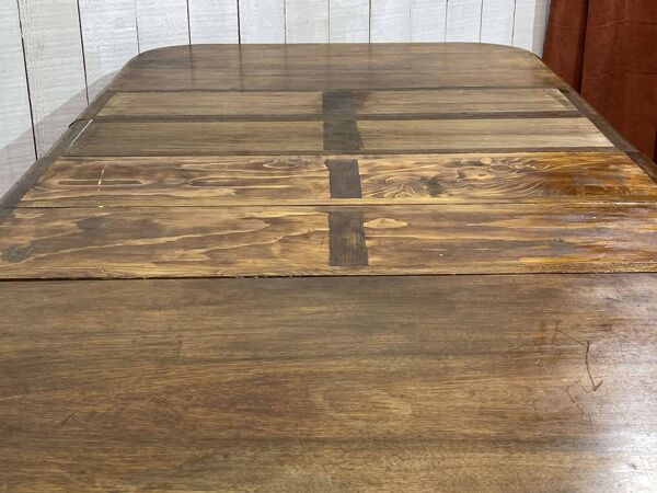 Table Henri II en noyer début XXème avec allonges