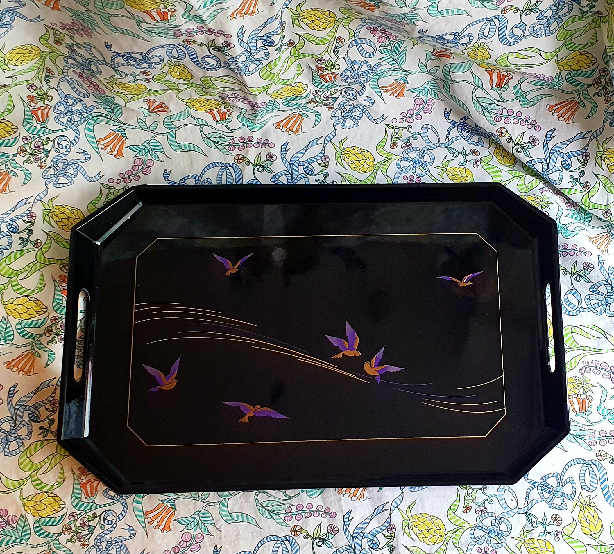 Plateau en laque japonaise décor oiseaux violets et or