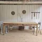 Farm table