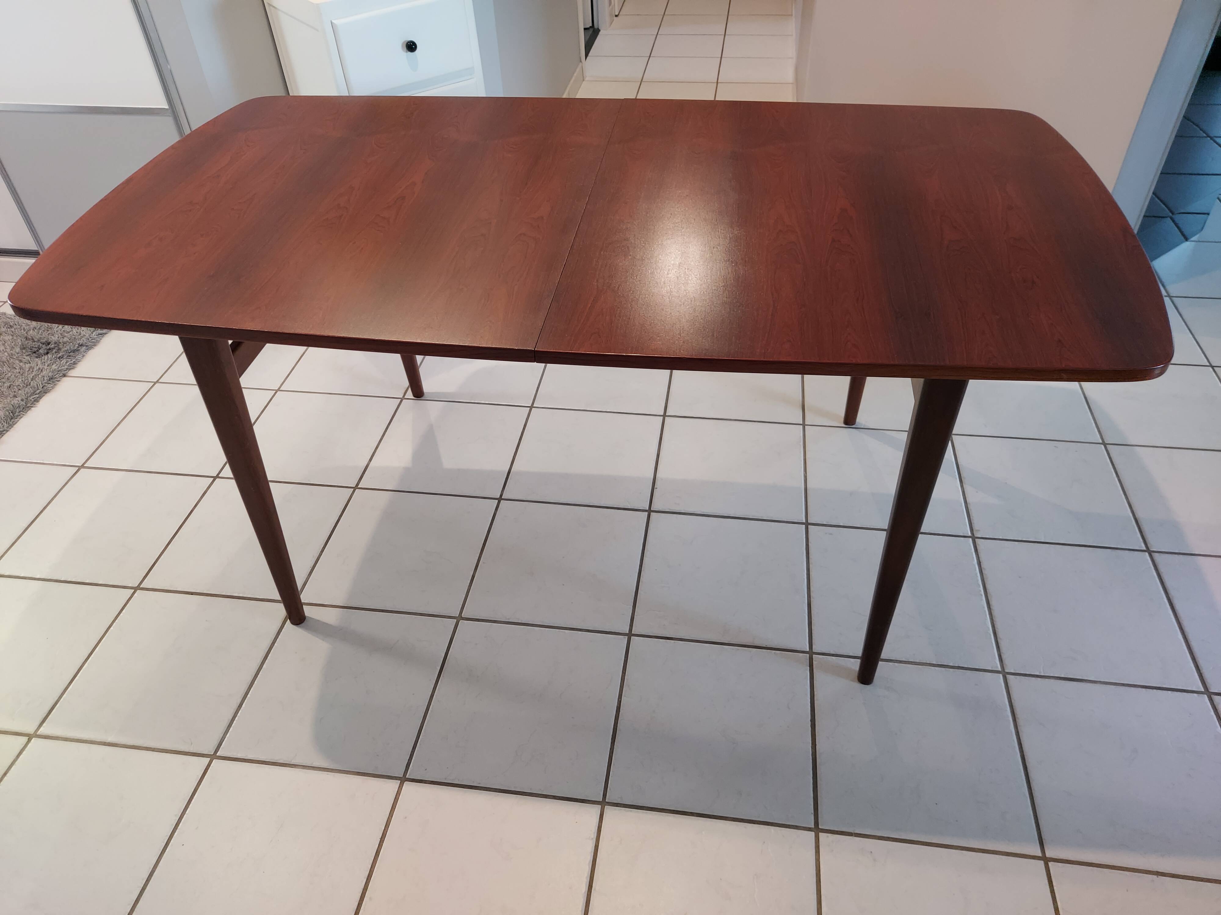 Extendable dining table in vintage Rio Rosewood 1960s