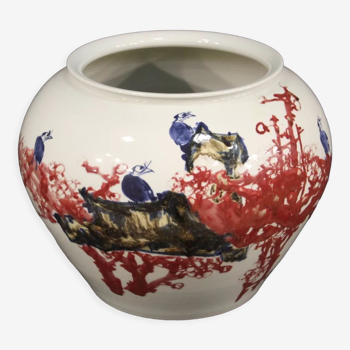 Chinese vase in painted ceramic with flowers and animals