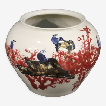 Vase chinois en céramique peinte avec des fleurs et des animaux