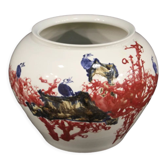 Chinese vase in painted ceramic with flowers and animals