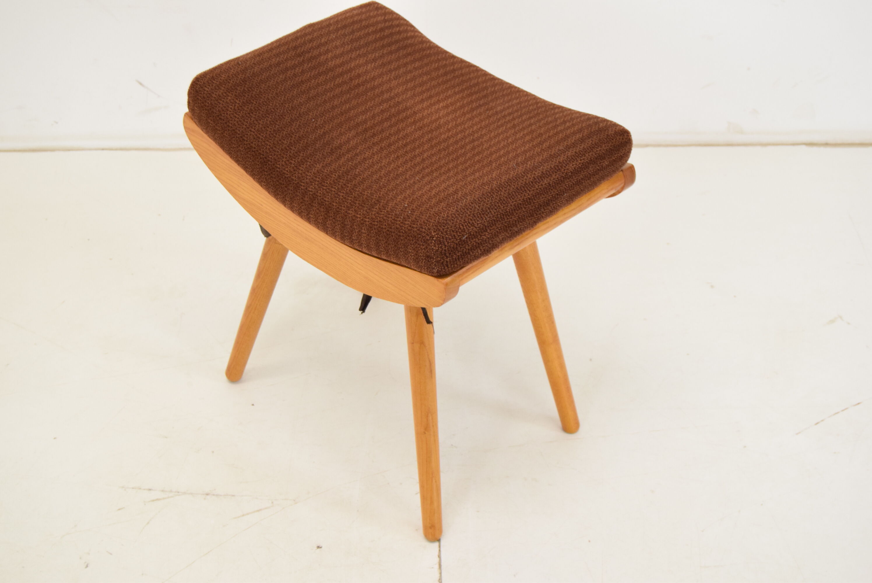 Mid-century Footstool or Stool, in 1985