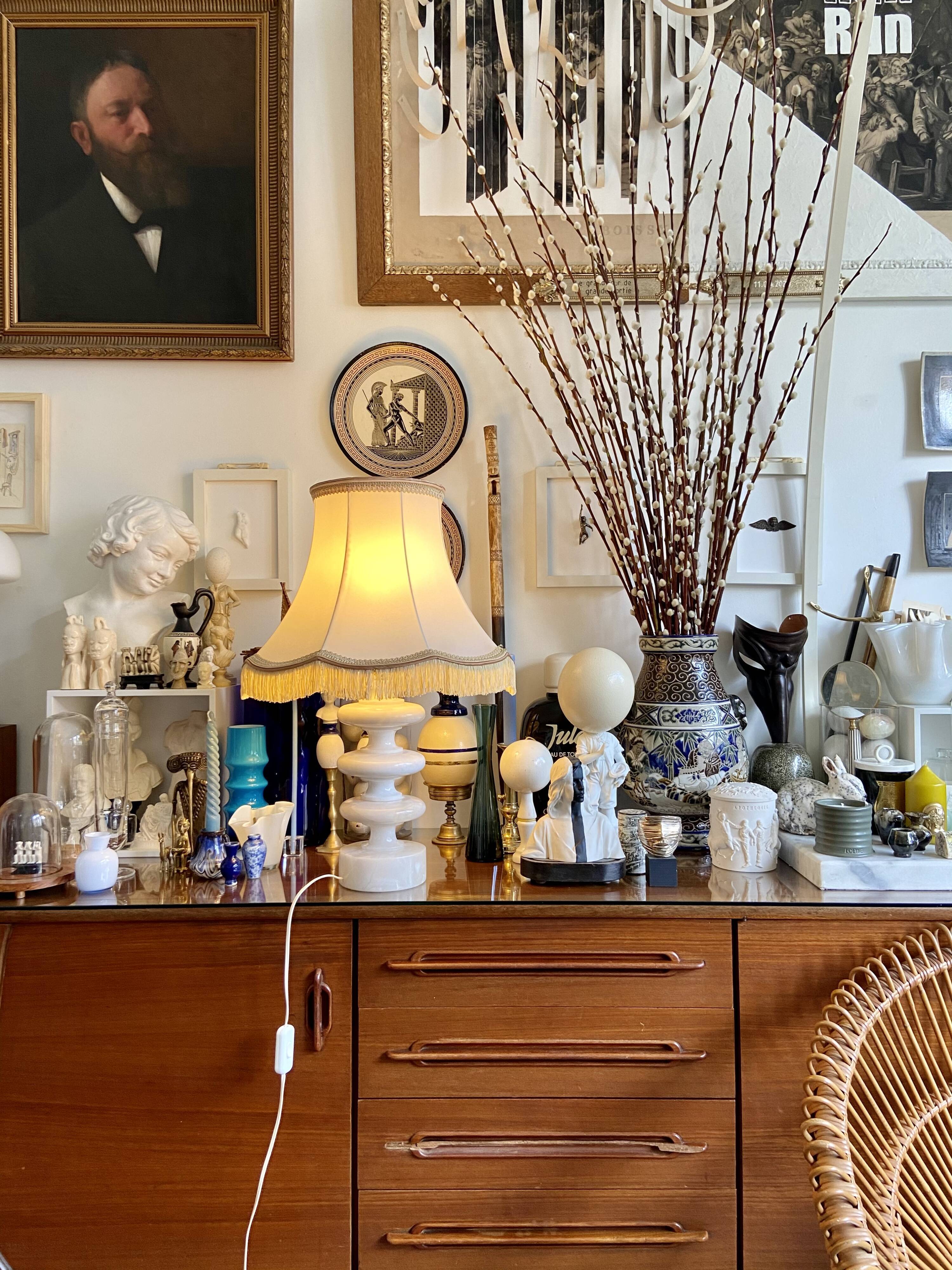 Alabaster table lamp and beige cotton