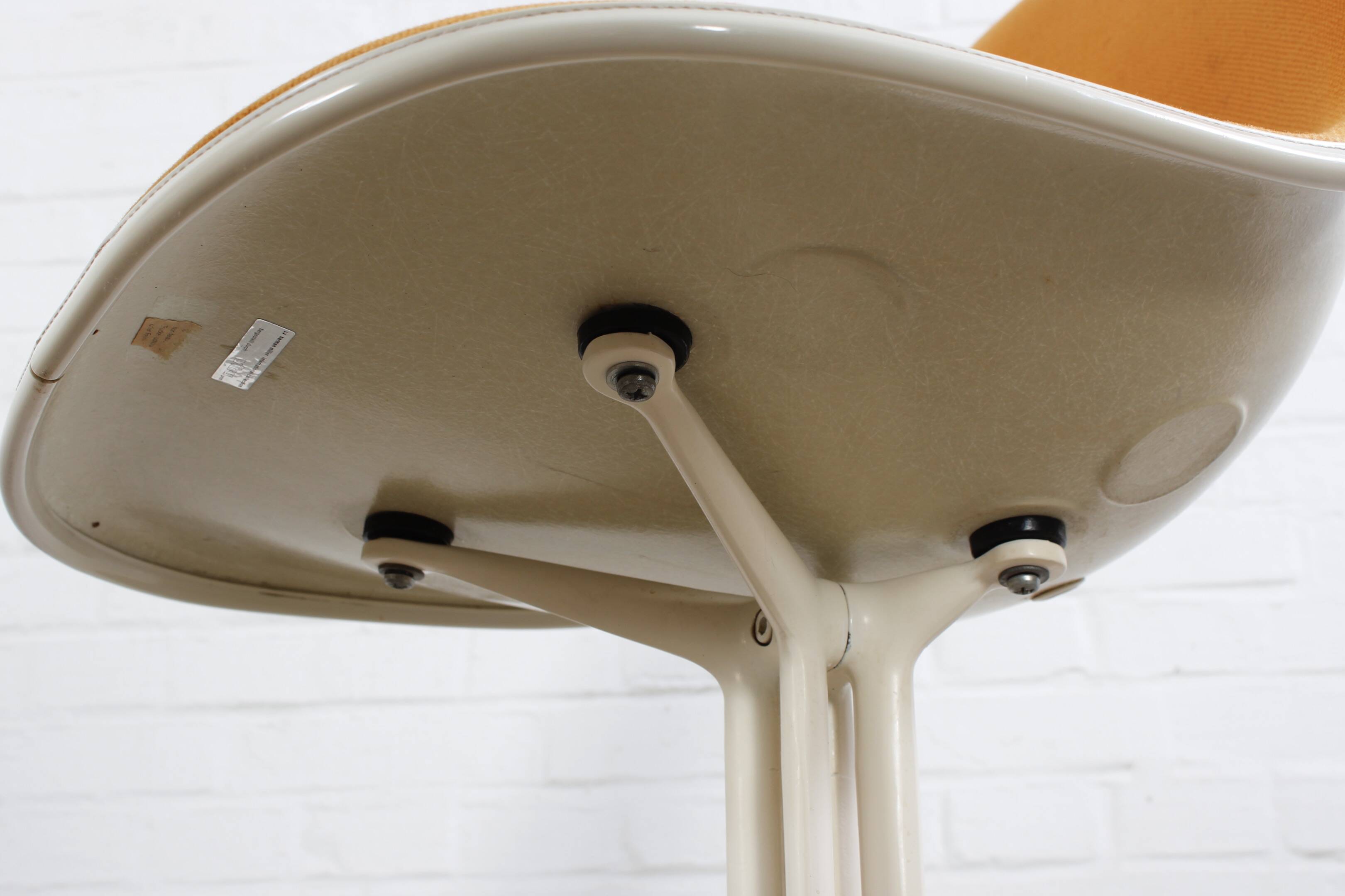 6-piece set of original Eames La Fonda side chairs Vitra Miller