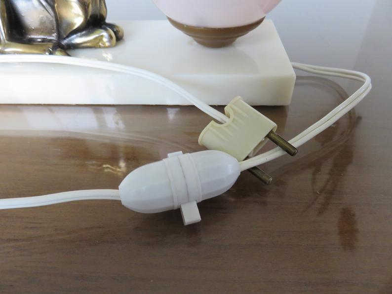 Fawn lamp, doe Art Deco marble white opaline pink and regulates 30/40 years