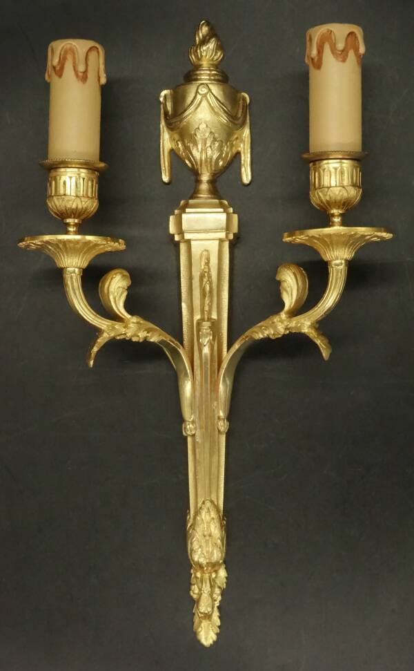 Pair of large Louis XVI style wall lights from the 19th century - gilded bronze
