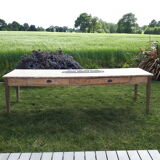 Farm table