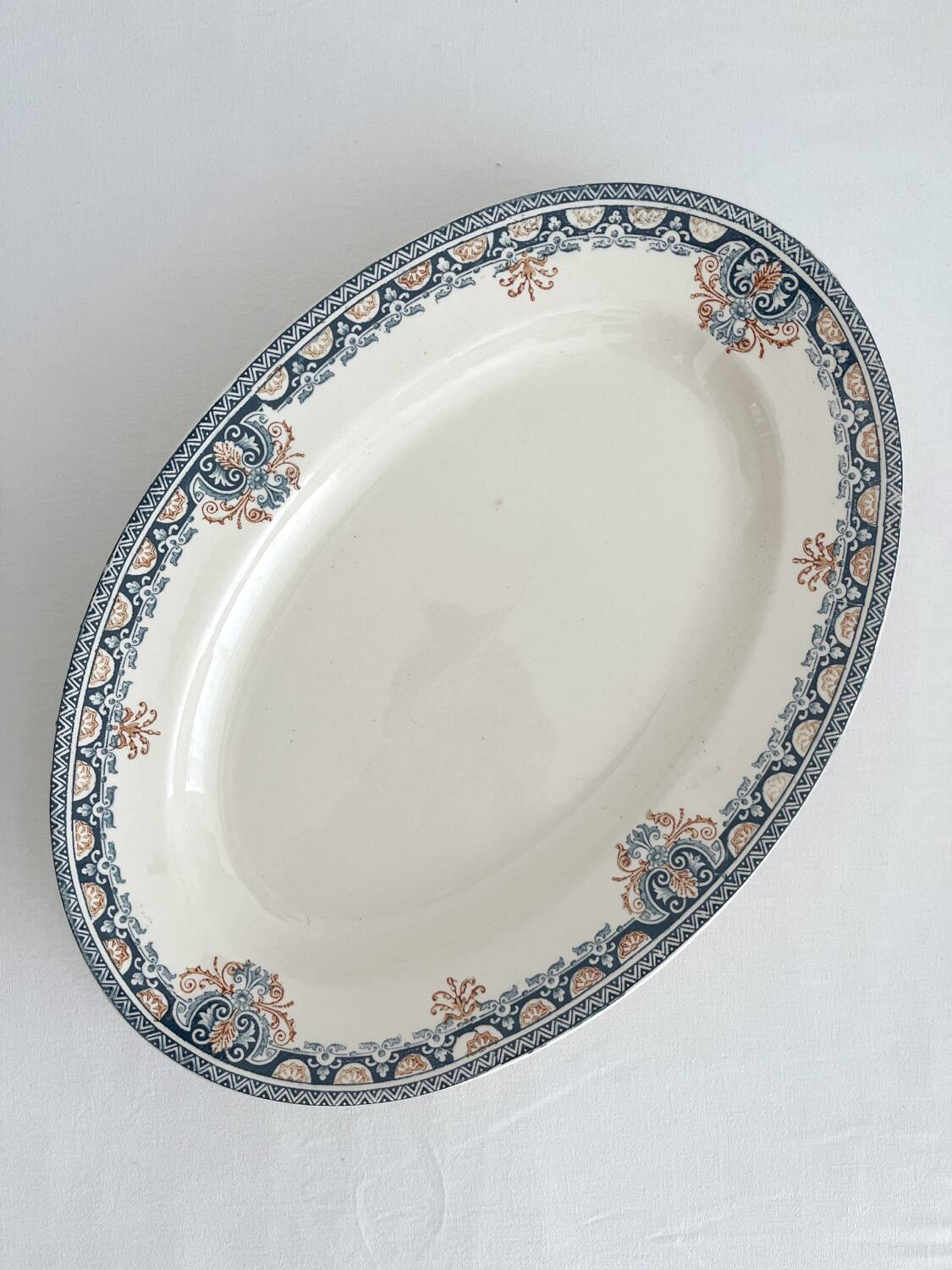Plat ovale en terre de fer « Diderot » Longwy