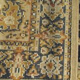 Mechanical blue rug: 178 x 127 cm