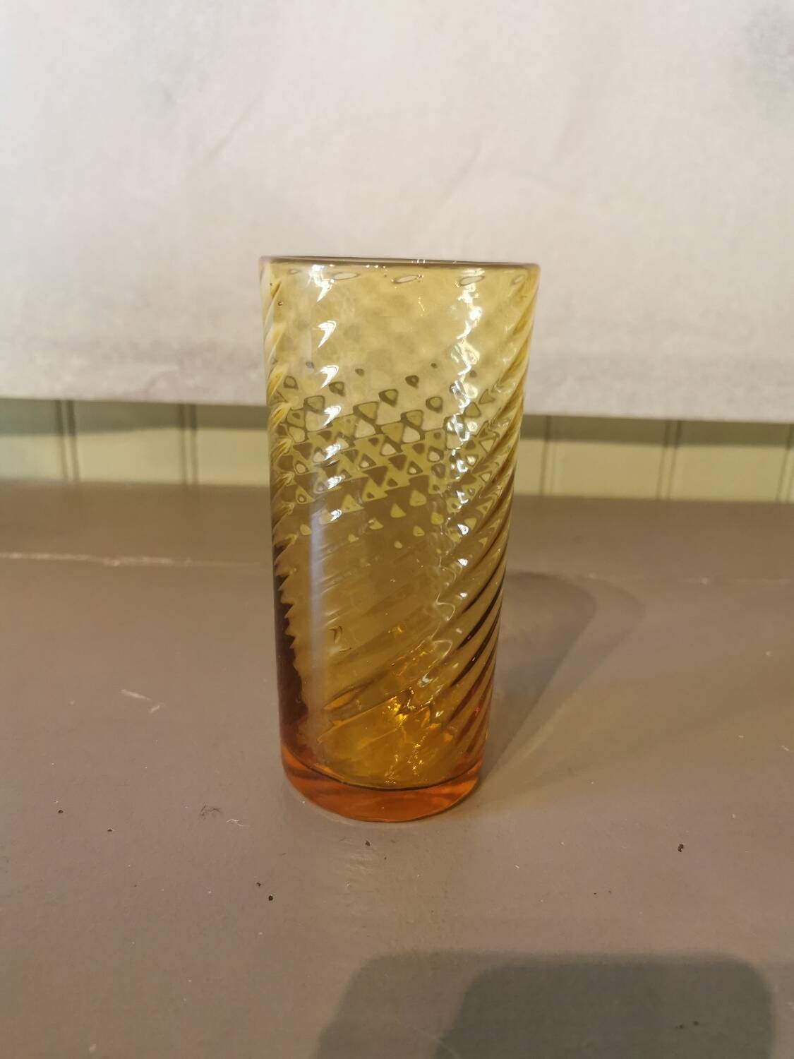 6 vintage glasses with ribbed decoration