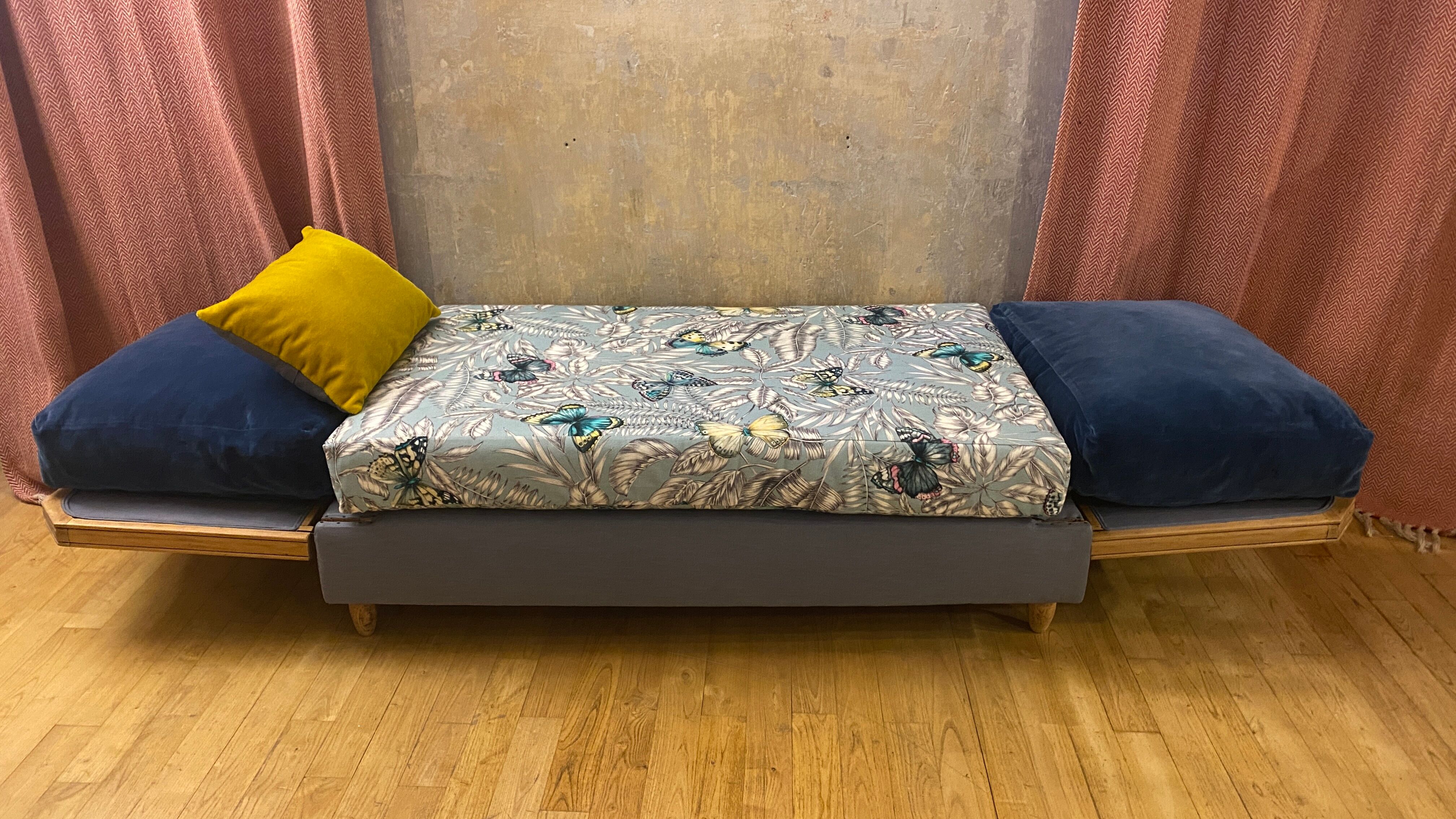 Swallow bench Thevenon Fabric - Completely redone Fabrics Upcycling