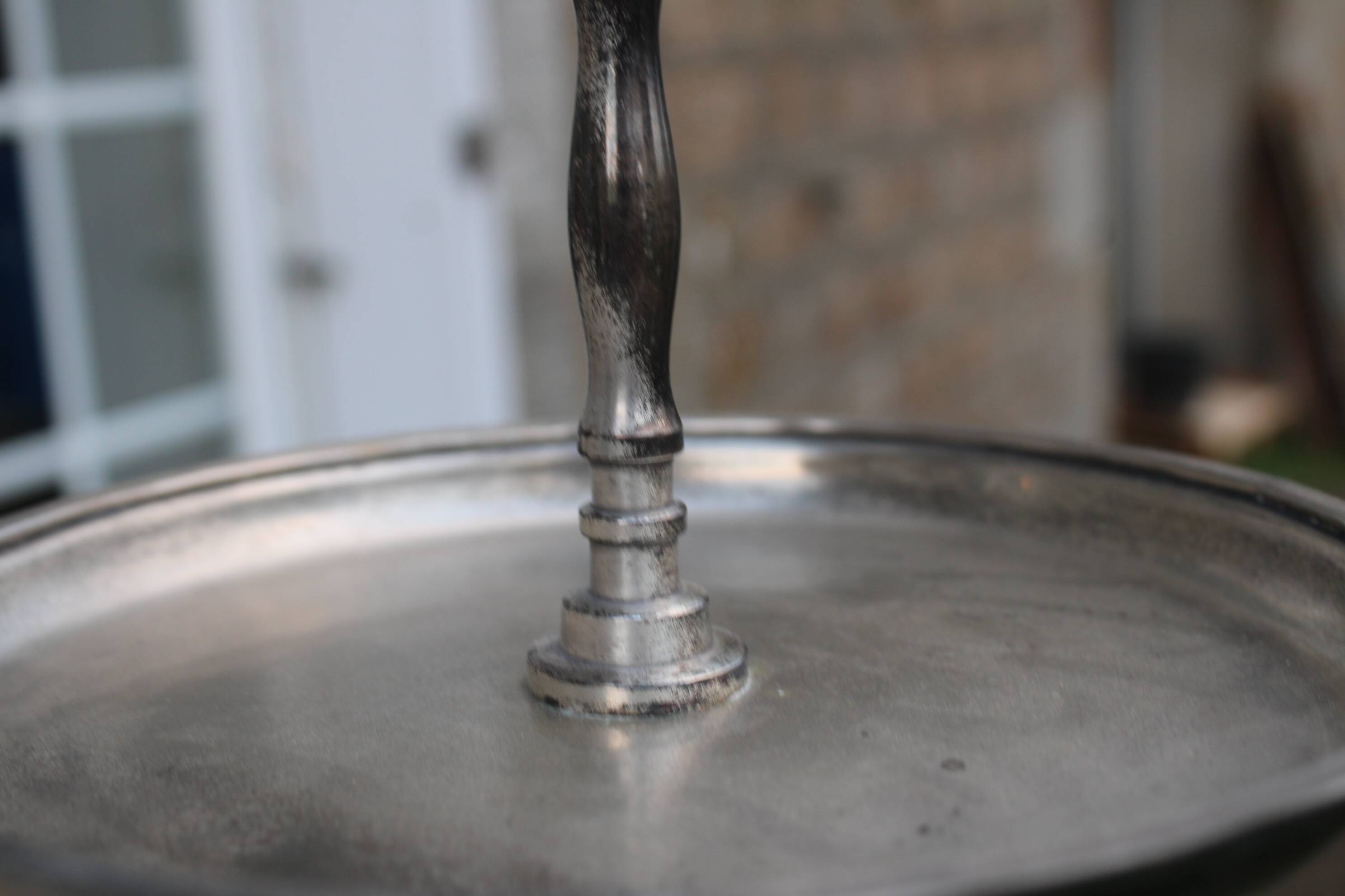 Two-tier silver-plated metal serving stand – Vintage style