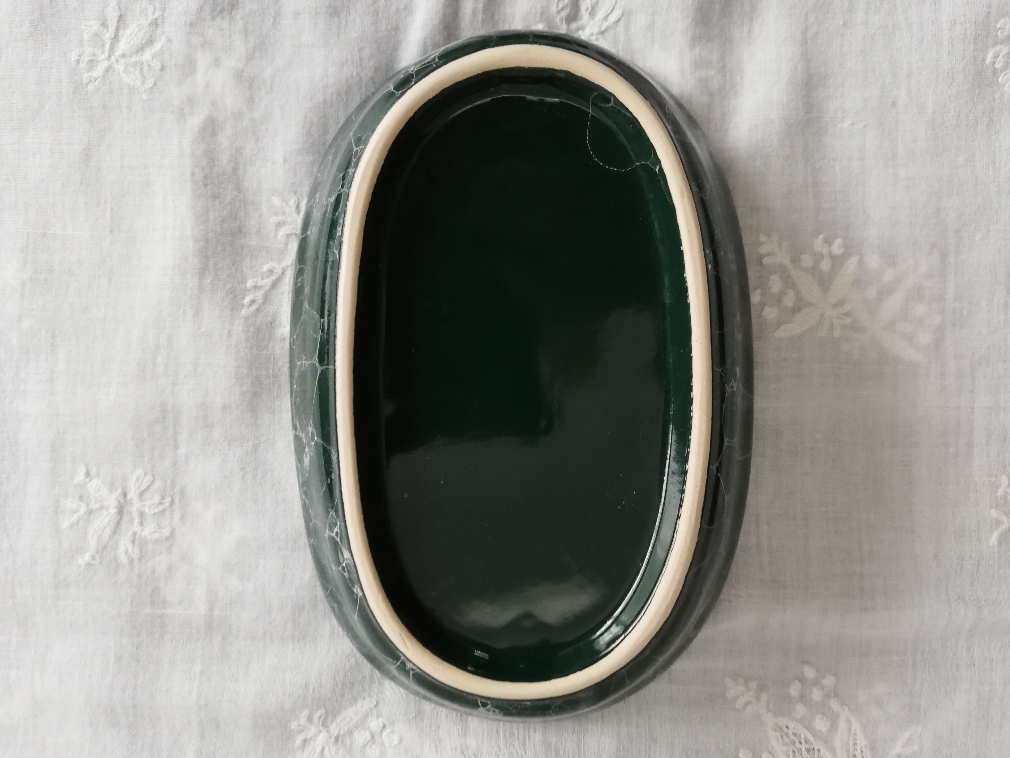 Marbled ceramic soap holder