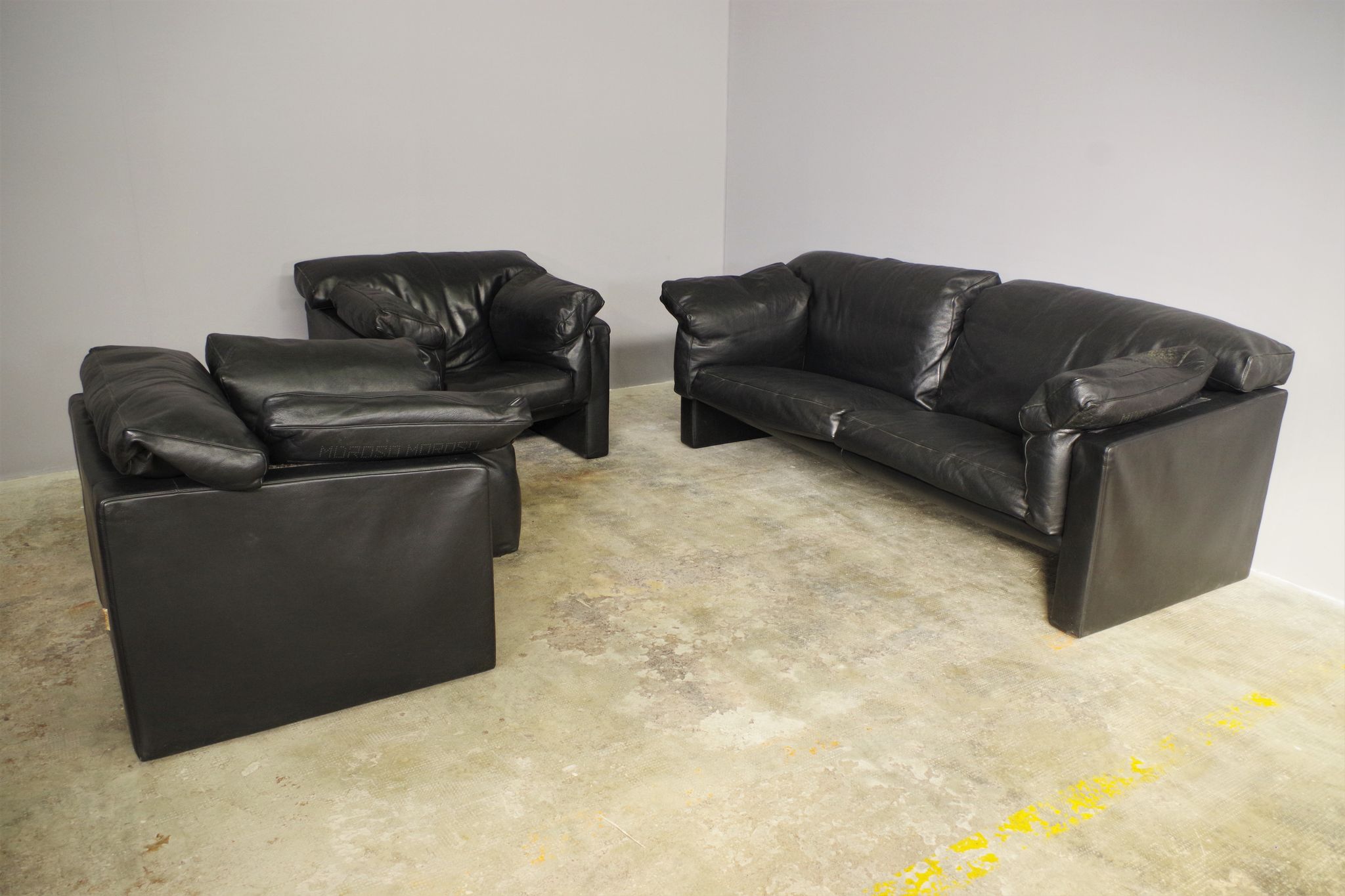 Moroso sofa set and armchairs in black leather, 1984