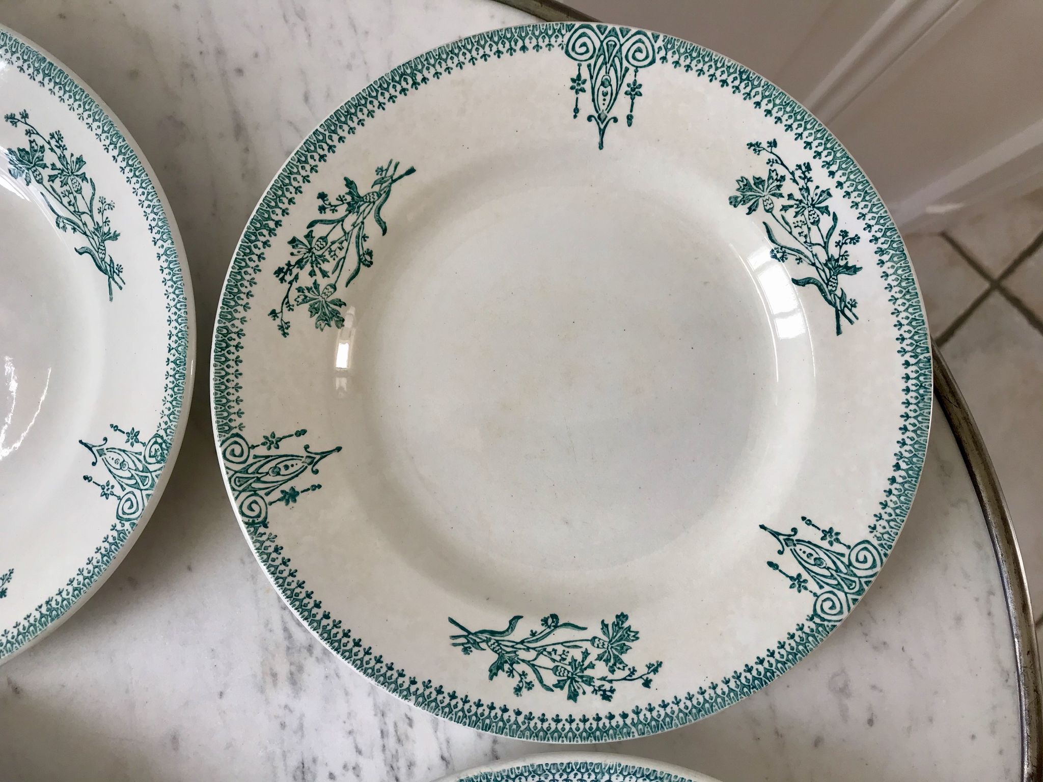 Lot de 4 assiettes plates Terre de Fer Saint-Amand XIXème