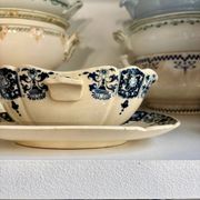 Saucière Gien en terre de fer bleue, service "Ibis bleu" n°1